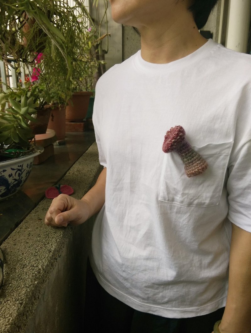 佰菇園裡的帽菇胸針 - 胸針/心口針 - 羊毛 紅色
