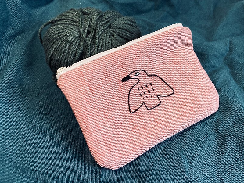 Single-sided bird embroidery zipper storage bag coin purse - Coin Purses - Cotton & Hemp Pink