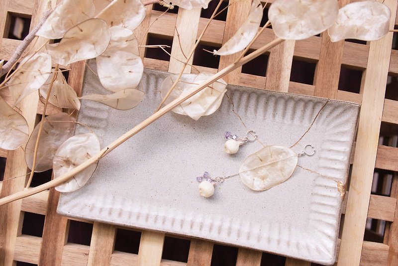 White wind bell | fruit silver earrings - Earrings & Clip-ons - Plants & Flowers 