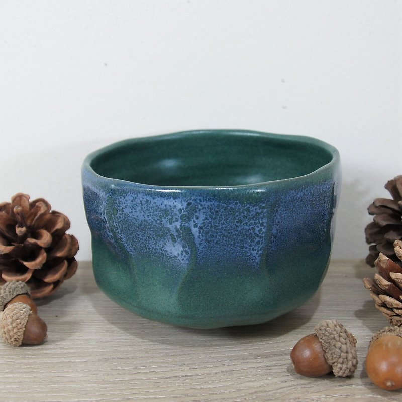 Hand cut green hanging glaze bowl, rice bowl, tea bowl - capacity about 420ml - ถ้วยชาม - ดินเผา สีเขียว