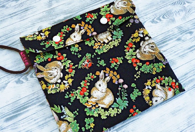 Black bottom wreath rabbit cover bag can be raised food bag US food grade waterproof food cloth lining - Lunch Boxes - Cotton & Hemp Black