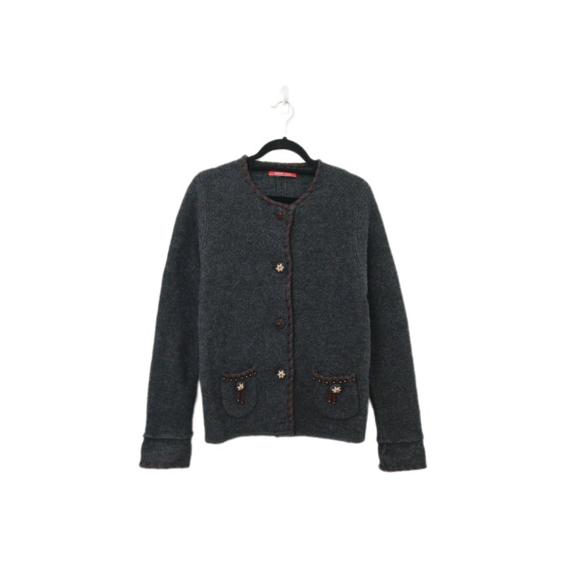 Back to Green-毛料開襟外套 深灰酒紅車邊 花朵鈕扣W-03/vintage - 女毛衣/針織衫 - 聚酯纖維 