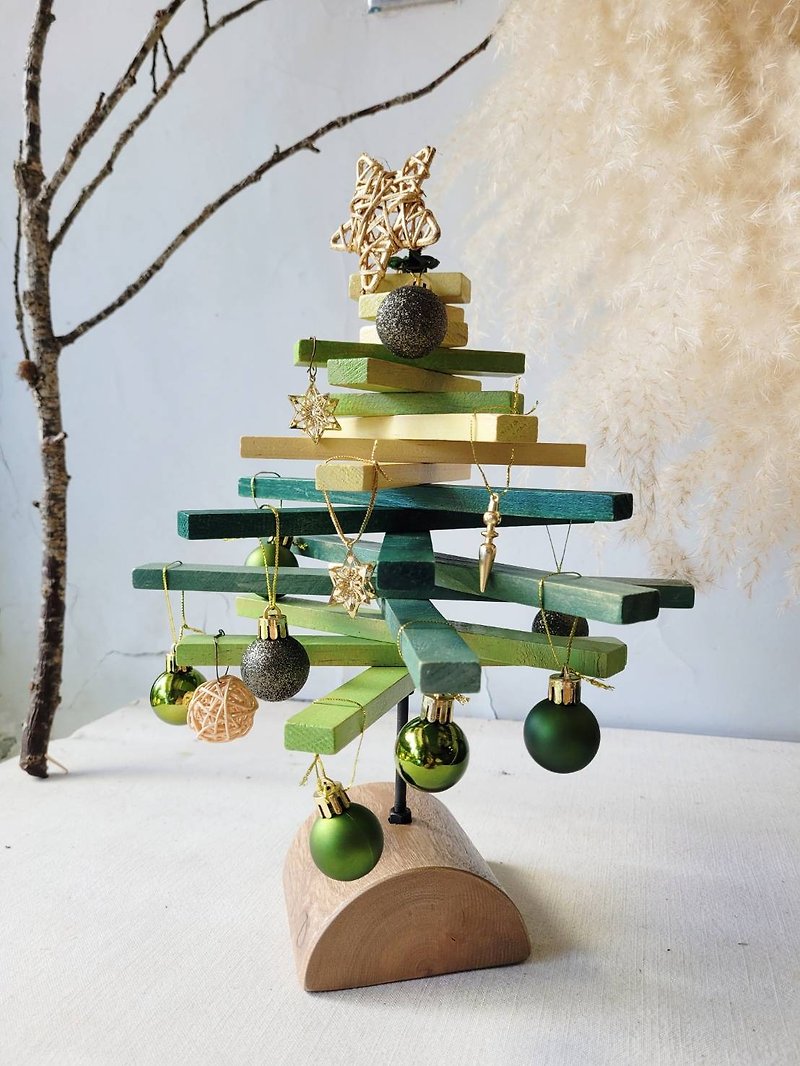 Haizang Design│北欧スタイルの丸太。シンプルなクリスマスツリーが特徴です。予約第2弾は12/5以降に発売予定 - ドライフラワー・ブーケ - 木製 グリーン