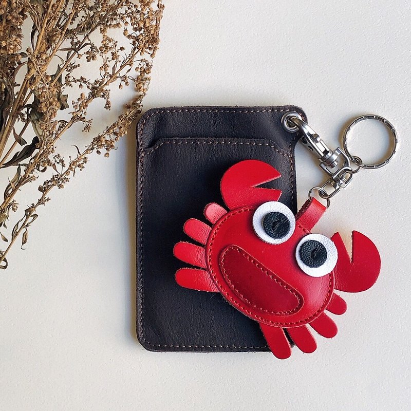 be*U | Crab Handmade Leather Card Holder (9 Colors)/Leather/Gift/Styling Easy Card Customization - ที่ใส่บัตรคล้องคอ - หนังแท้ สีแดง