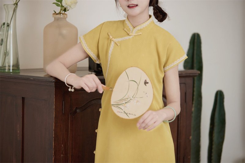 明黃色 撞色蕾絲古法無省少女旗袍 新中式中秋春節改良連身裙洋裝 - 旗袍/改良式旗袍 - 其他人造纖維 黃色