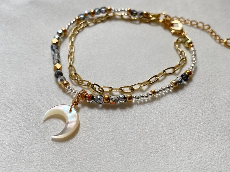 ‧ KOI ‧ Moonlight Silver and Gold Beaded Bracelet - สร้อยข้อมือ - โลหะ สีทอง