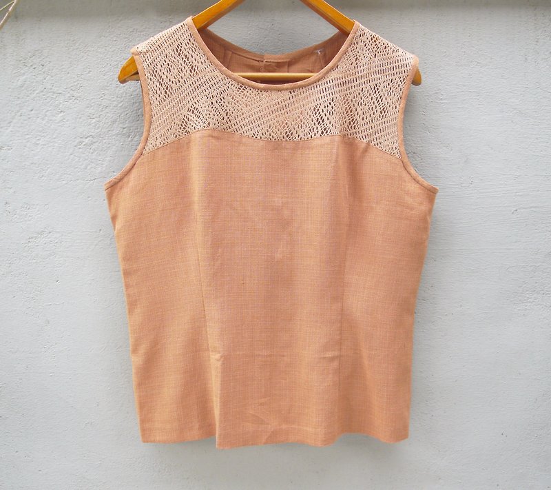 FOAK vintage coral orange hollow crocheted vest - เสื้อกั๊กผู้หญิง - ผ้าฝ้าย/ผ้าลินิน สีส้ม