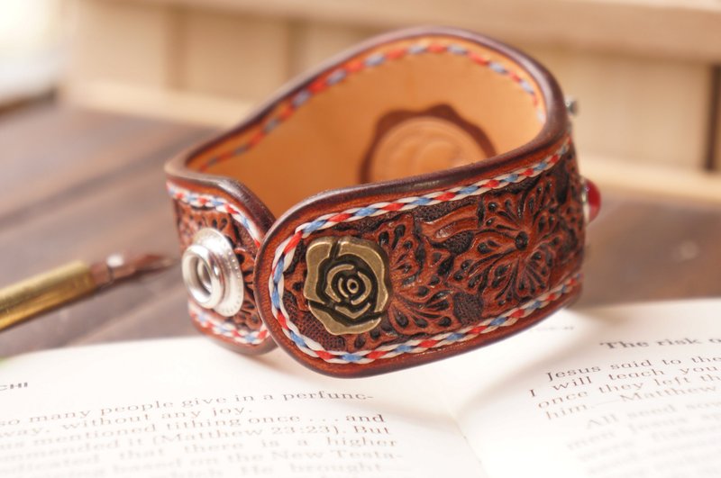 AT - 純手工製作 – 唐草皮革雕刻手工錶帶(不連錶肉) - 女錶 - 真皮 多色