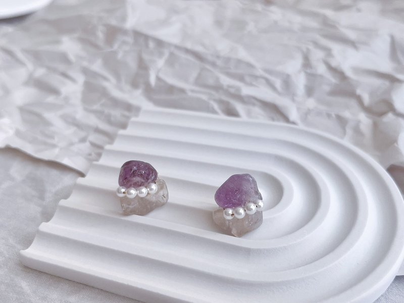 Handmade jewelry | Contrast color crystal earrings • Purple and white | Amethyst and white crystal \ Wisdom - Earrings & Clip-ons - Other Materials Purple