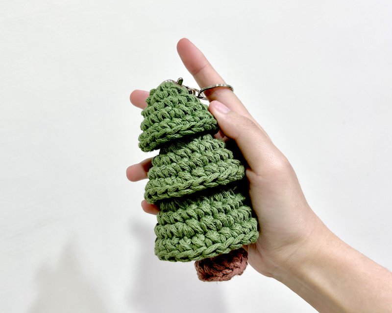 [Hand-knitted finished product] Palm Christmas tree small forest desktop accessories storage ornament keychain - ของวางตกแต่ง - ผ้าฝ้าย/ผ้าลินิน สีเขียว