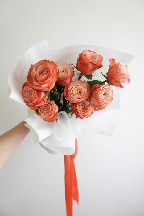 薇思花藝｜The day with flowers 水蜜桃玫瑰花束 生日花束 求婚花束 女友禮物