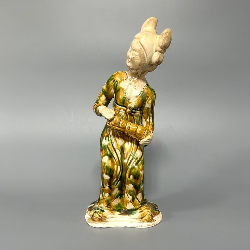 Tang Dynasty Tri-Colored Female Attendant Figurines - ของวางตกแต่ง - ดินเผา สีกากี