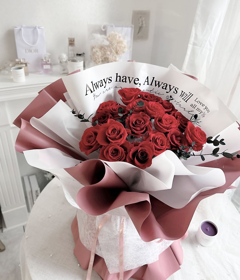 Top quality everlasting red rose bouquet of 20 pcs - ช่อดอกไม้แห้ง - พืช/ดอกไม้ สีแดง