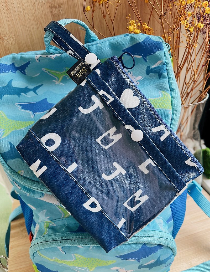 Waterproof Medicine Bag Alphabet Blue Spare Medicine Bag Cosmetic Storage Bag - กระเป๋าเครื่องสำอาง - วัสดุกันนำ้ สึชมพู