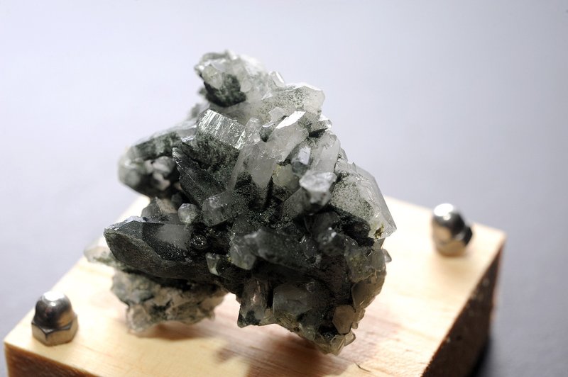 綠幽靈水晶 礦石/水晶/靈修/開運/招財/破煞/防小人 - 擺飾/家飾品 - 寶石 