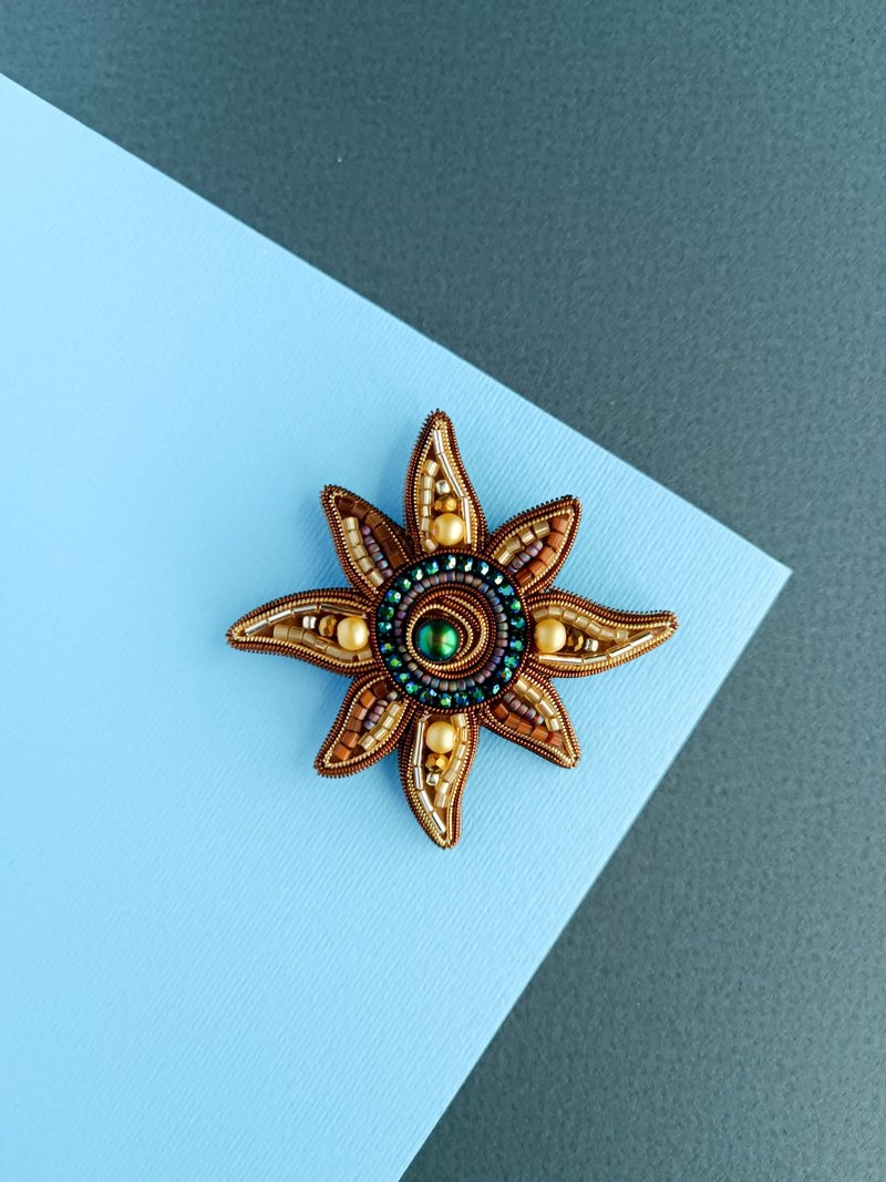 Embroidered sun brooch handmade beaded pin - 胸針 - 其他材質 咖啡色