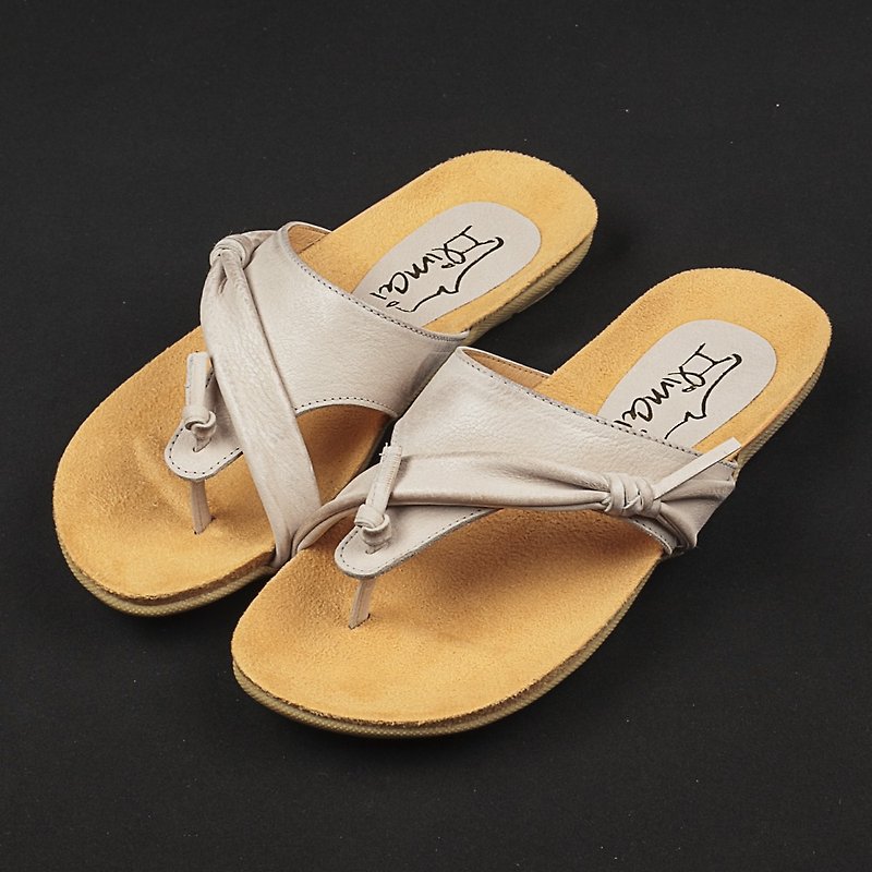 Leather flip-flop sandals and slippers-pure white - รองเท้ารัดส้น - หนังแท้ ขาว