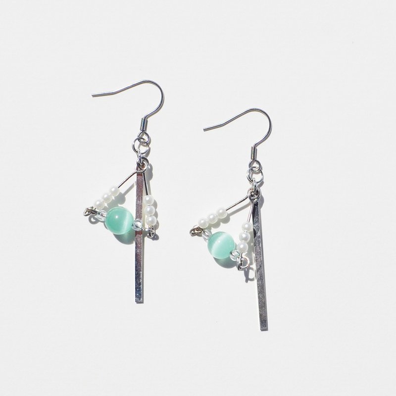 Green opal simple geometric earrings/ear clips - Earrings & Clip-ons - Stone Multicolor