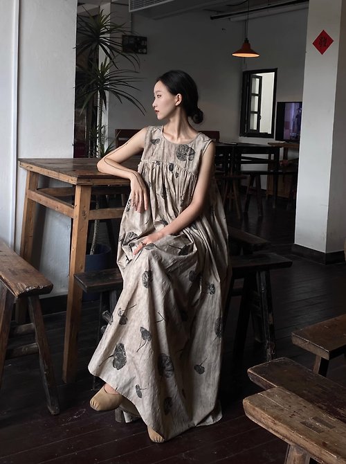 尹太陽 文藝復古 新中式髒染連身裙