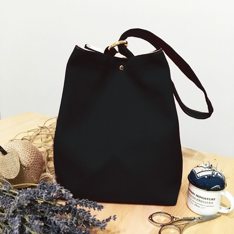 Hobo series-Minimalist canvas bag - black - กระเป๋าถือ - ผ้าฝ้าย/ผ้าลินิน สีดำ