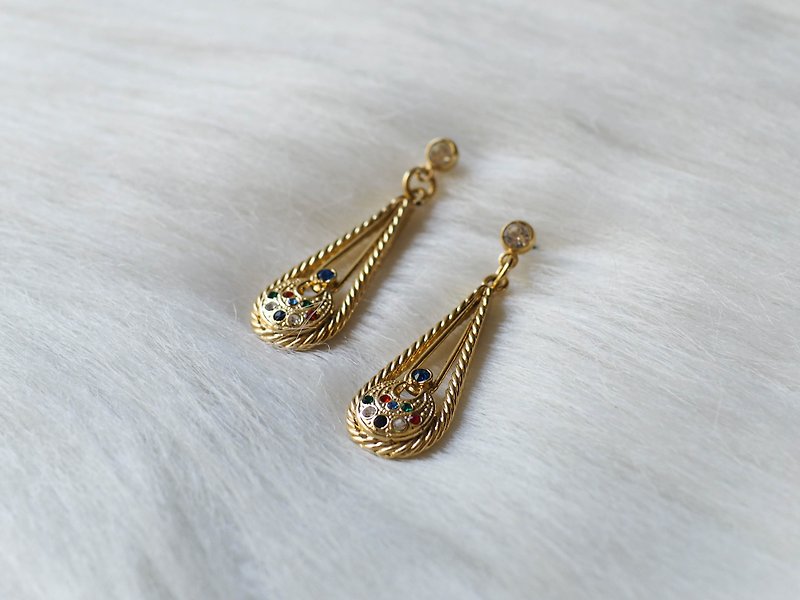Heshui Mountain - Water Drops Twist Pearl Moonlight Embellishment Antique Jewelry Light Jewelry Ear Pin Jewelry Earrings - ต่างหู - โลหะ สีทอง