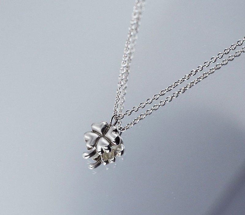 [Half acre of light] handmade sterling silver double-sided clover necklace - Necklaces - Sterling Silver Silver
