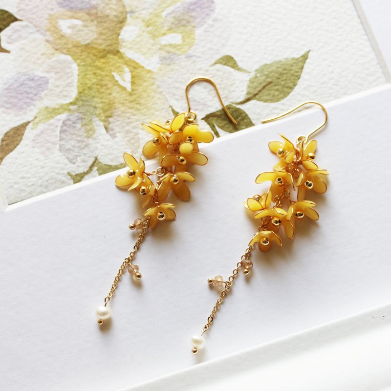 【Mushroom earrings】 Osmanthus osmanthus flower hand-drop earrings/ Clip-On - ต่างหู - เรซิน สีเหลือง