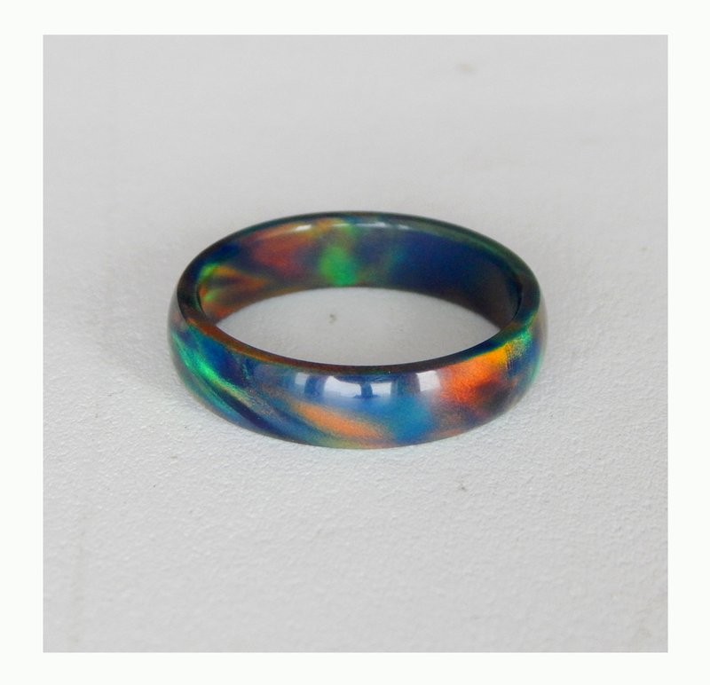 Solid opal ring. Black opal ring. Synthetic opal ring. Solid opal band. - 戒指 - 其他材質 多色