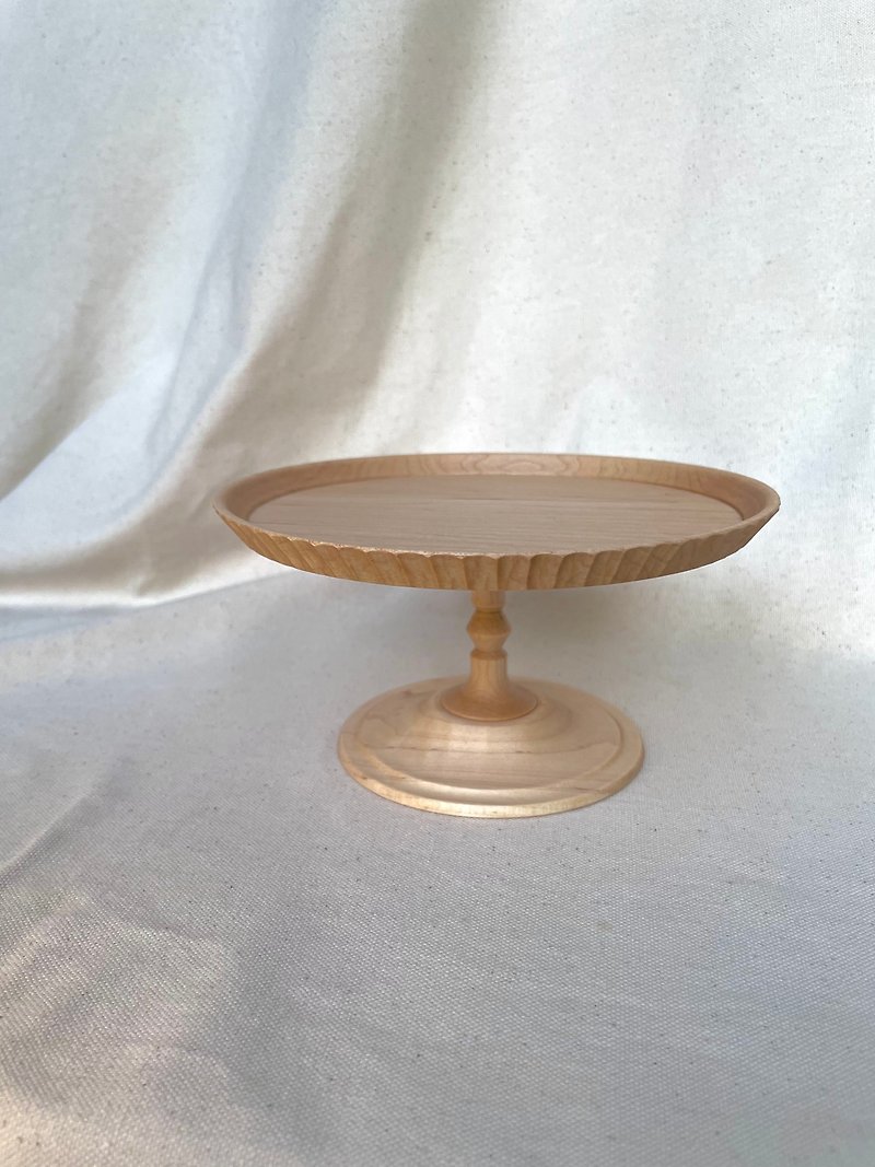 Tall plate with carved edge (maple) - Plates & Trays - Wood Brown