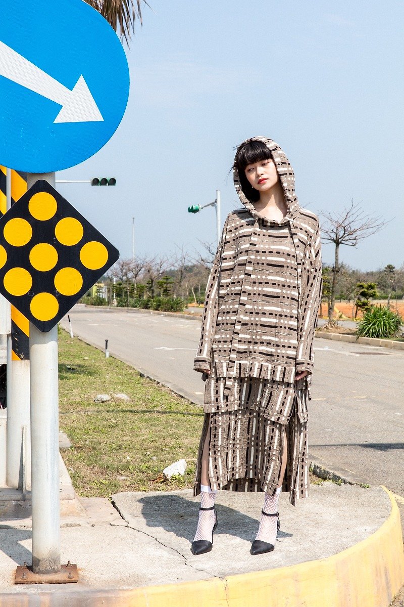 moi non plus rock stripe cotton and wool blend hooded dress-Japanese fabric - ชุดเดรส - ขนแกะ สีกากี