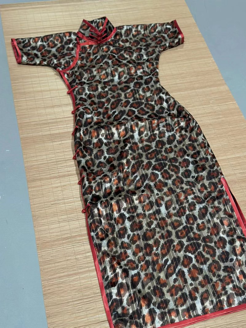 Elegant cheongsam slimming leopard print stand collar gold wire - Qipao - Polyester Multicolor