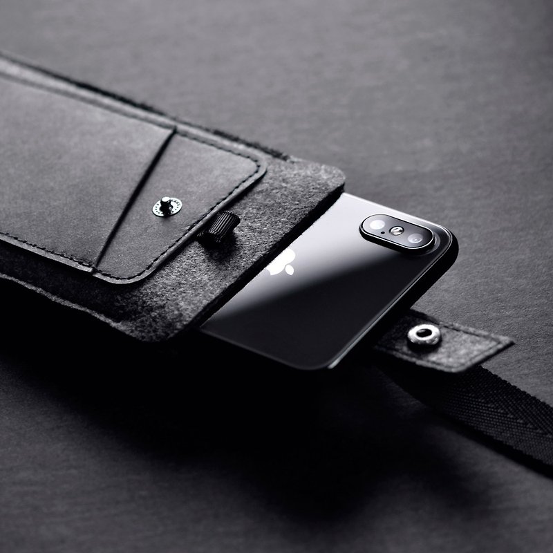 【福利品】頸掛手機套/標準版(小)極簡黑 iPhone 15/14適用 - 手機殼/手機套 - 其他材質 黑色