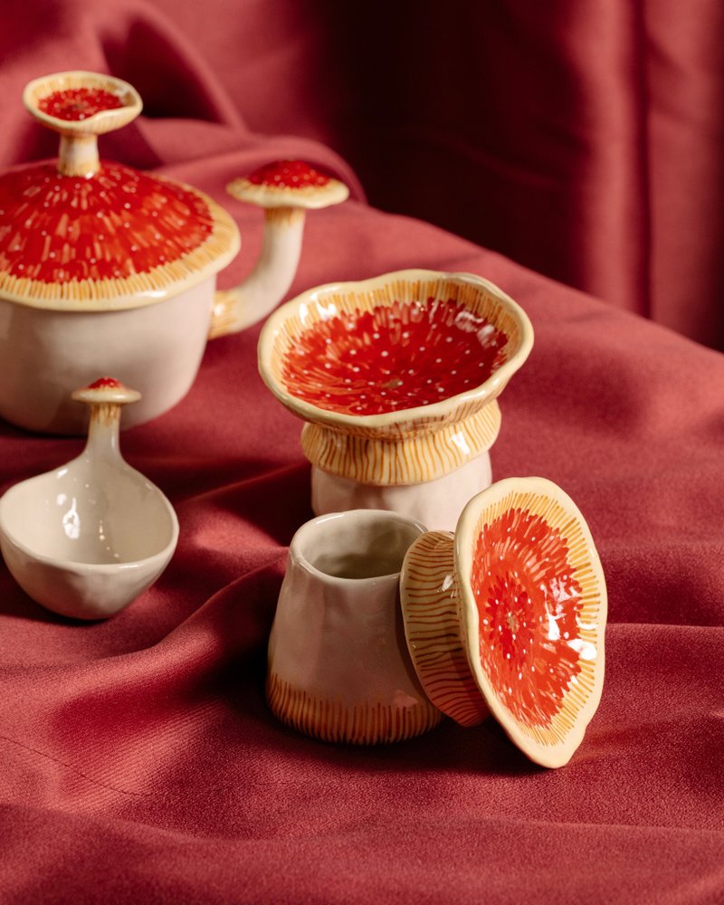 Mushroom Pot - 花瓶/花器 - 陶 紅色