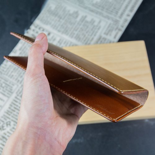 Mister手作皮件專門店 【客製化禮物】【輕薄對折 長夾】咖啡 義大利植鞣革 客製化刻字