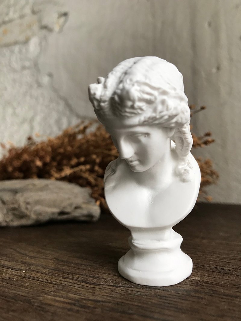 ancient-greek-and-roman-mythology-figure-small-resin-gypsum-statue