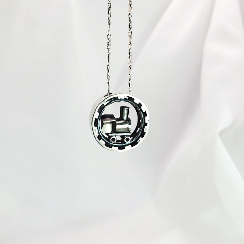 Pupu train / sterling silver necklace - out of print - สร้อยคอ - เงินแท้ สีเงิน