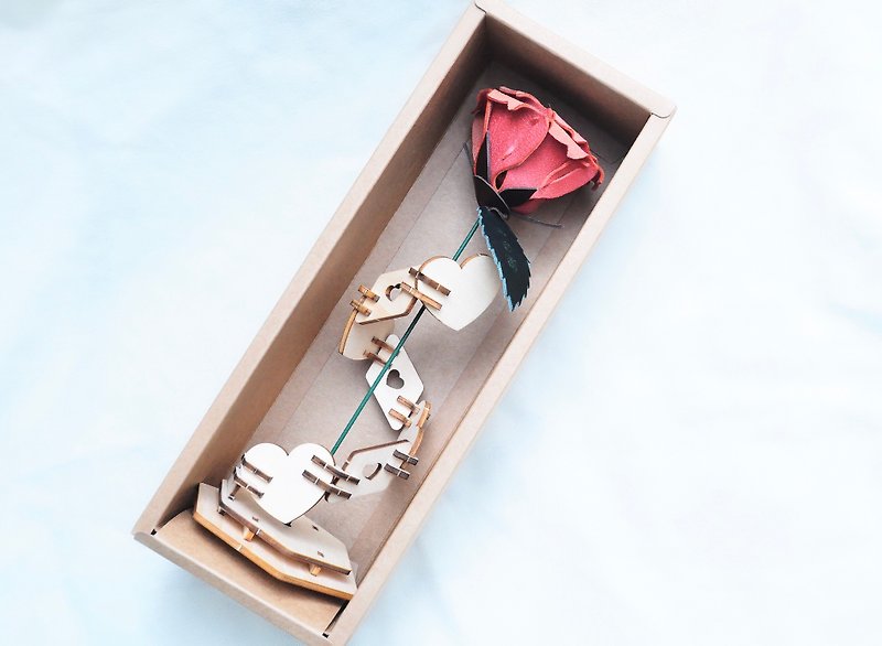 レザーは、革のバラをバラ - ワックス材料赤いレザーバッグ無料W.Rossoエンボスレザーの花はバレンタインギフト着実にイタリアの革ベジタブルなめしの革革DIY手作り革をフェード決してこすります - 革細工 - 革 レッド