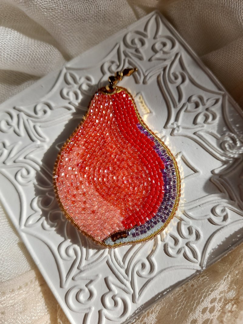 Beautiful brooch Pear fruit handmade red blue purple gold beads - เข็มกลัด - งานปัก สีแดง