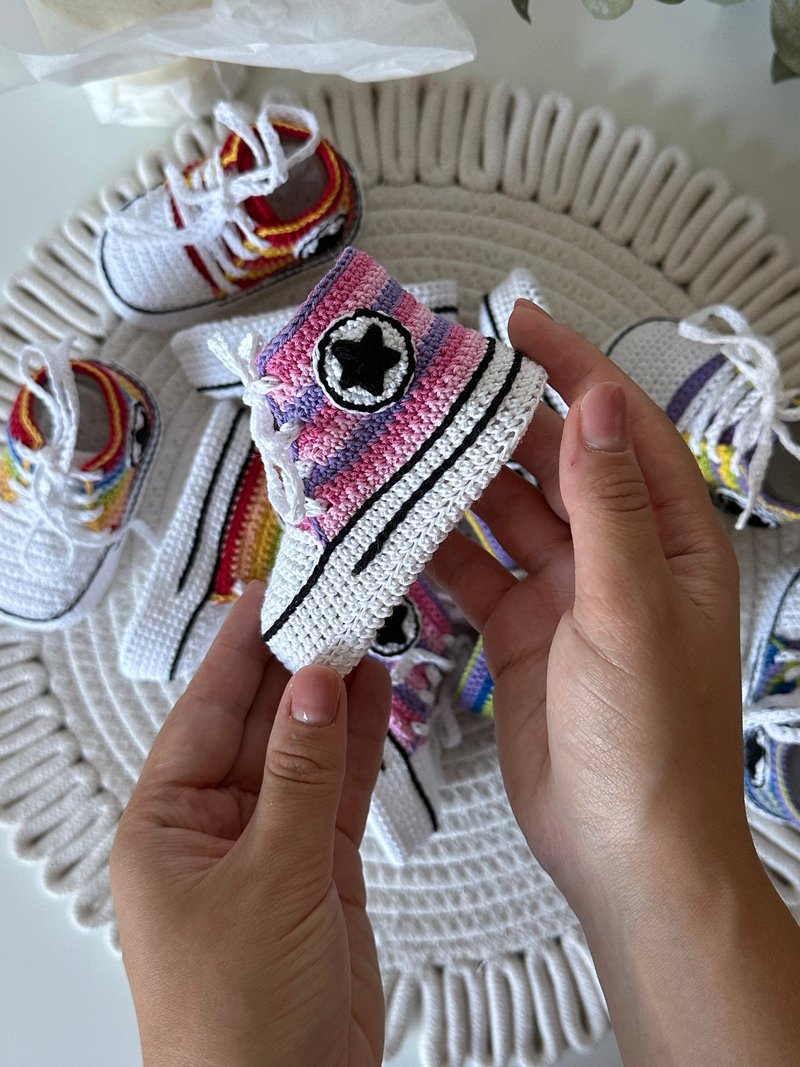 Cute Converse Baby Booties Baby Newborn Shoes Gift Baby Reveal Party Family Look - รองเท้าเด็ก - ผ้าฝ้าย/ผ้าลินิน สึชมพู