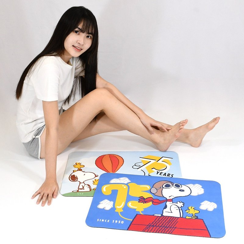 【MORINO】SNOOPY史努比75週年皮革超薄吸水止滑踏墊 - 其他 - 其他材質 黑色