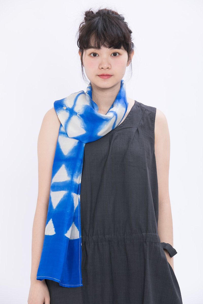 Lake color silk scarves - clear waves - fair trade - ผ้าพันคอ - ผ้าไหม สีน้ำเงิน