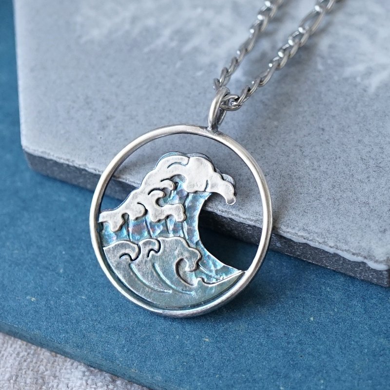 Original [Ukiyoe Waves] Large Circle 925 Sterling Silver Great Wave Off Kanagawa Necklace - สร้อยคอ - เงินแท้ สีเงิน