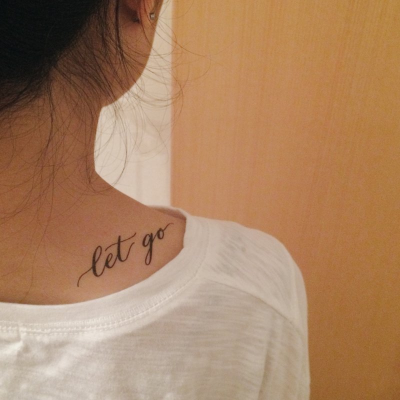 cottontatt "let go" (large) calligraphy temporary tattoo sticker - สติ๊กเกอร์แทททู - วัสดุอื่นๆ สีดำ