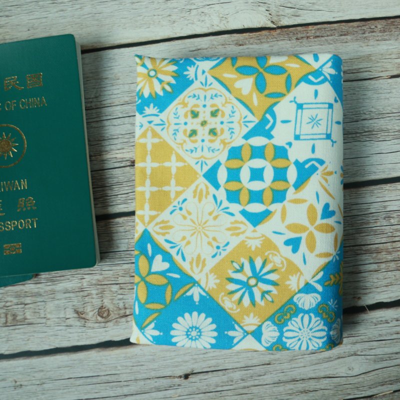 [Tile] Handmade Passport Cover Passport Holder Passport Cover Passport Bag Purely Handmade Fabric Protector - Passport Holders & Cases - Cotton & Hemp Blue