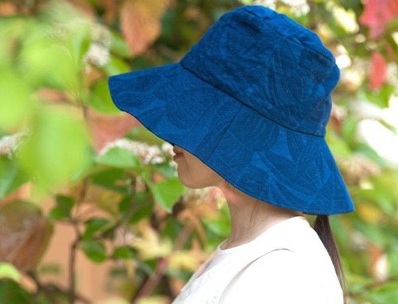 Organic Cotton sun hat [indigo-dyed botanical woven pattern] - Hats & Caps - Other Materials Blue