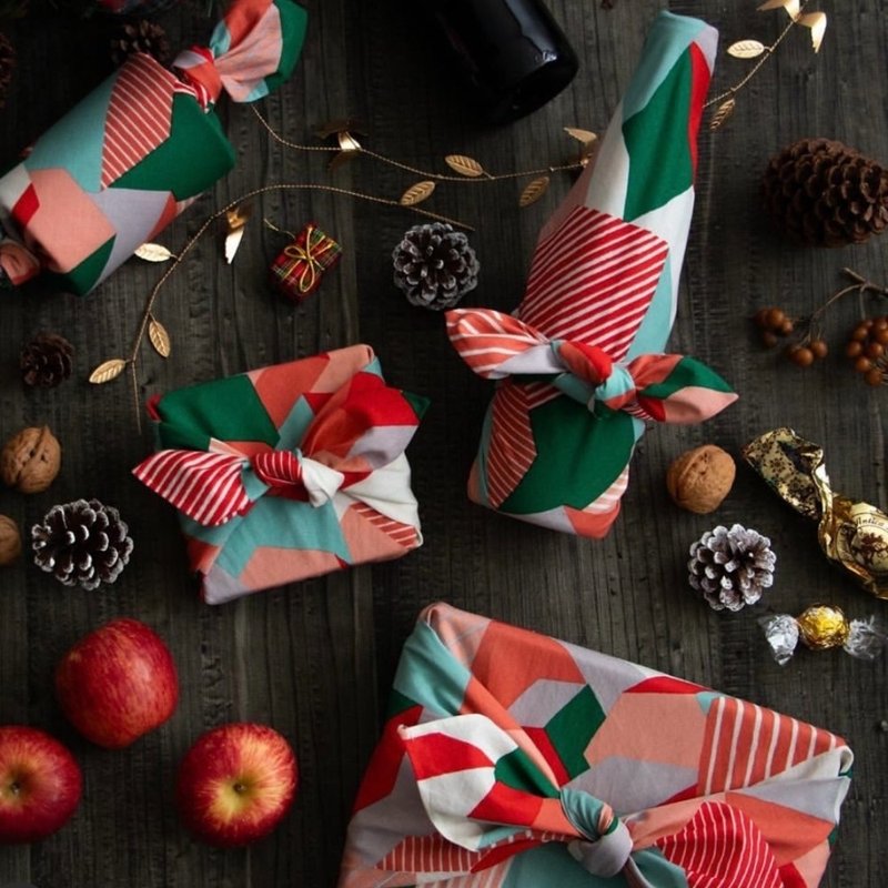 京都風呂敷包巾-小晴 中巾-家(房子-紅綠) - 手帕 - 棉．麻 