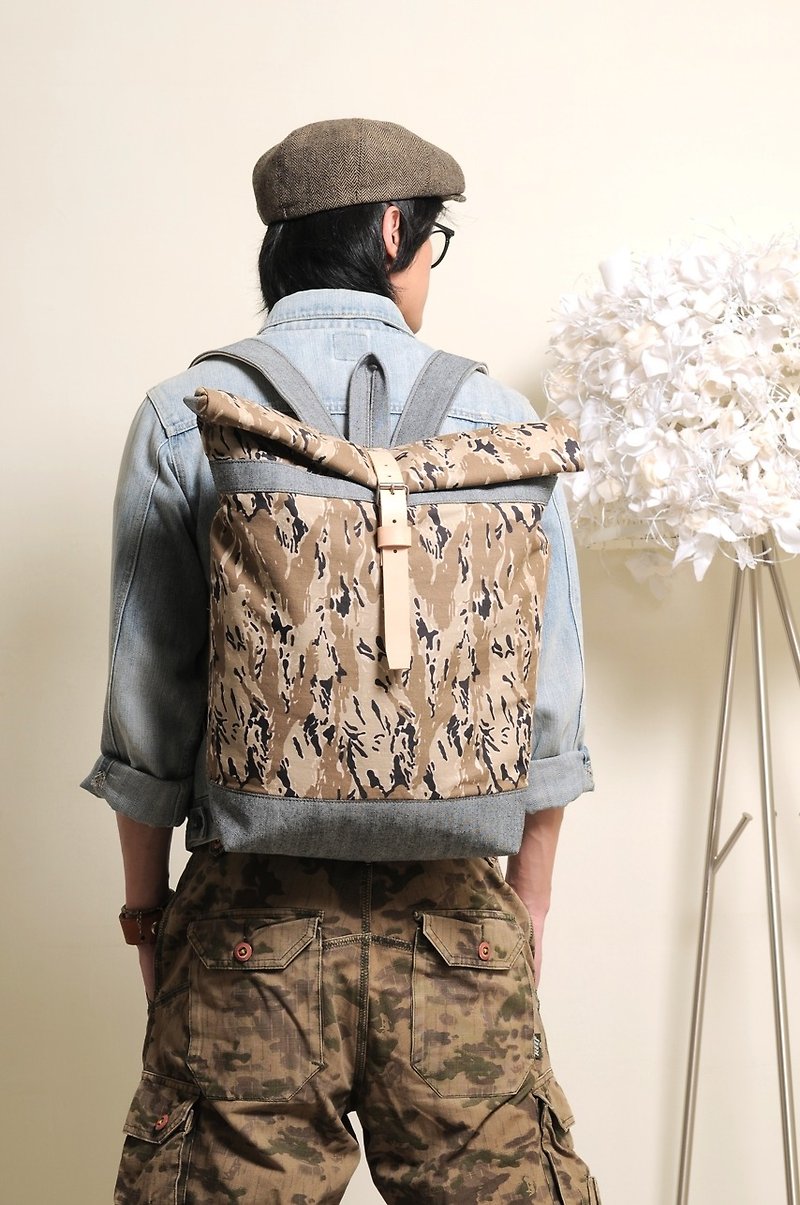 SURVIVOR-Handmade Leather Camouflage Denim Roll-Up Back/Laptop Case - กระเป๋าเป้สะพายหลัง - ผ้าฝ้าย/ผ้าลินิน สีนำ้ตาล