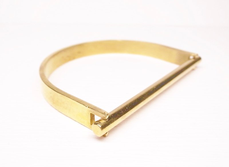 《二毛銀》馬蹄型開合黃銅個性手環（女生款）情人節（適合手圍S～L號） - 手鍊/手環 - 其他金屬 
