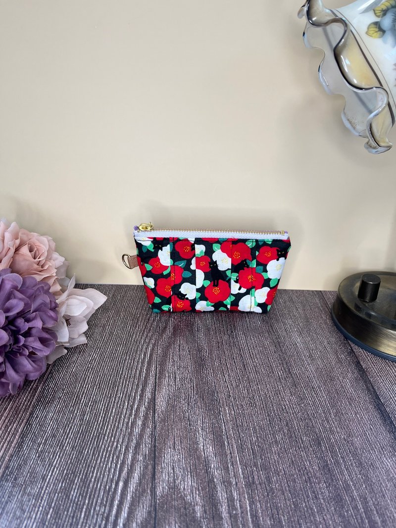 椿と猫柄ミニポーチ　日本製生地 - 収納用品 - コットン・麻 レッド