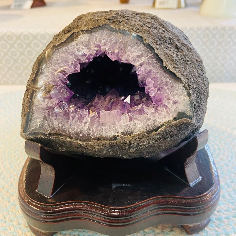 紫水晶洞 天然紫水晶 招財 招貴人 智慧水晶 A112 - 擺飾/家飾品 - 水晶 紫色